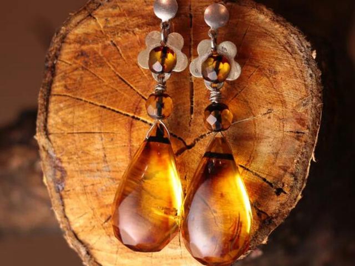 進(jìn)口烏克蘭琥珀原石報關(guān)費用